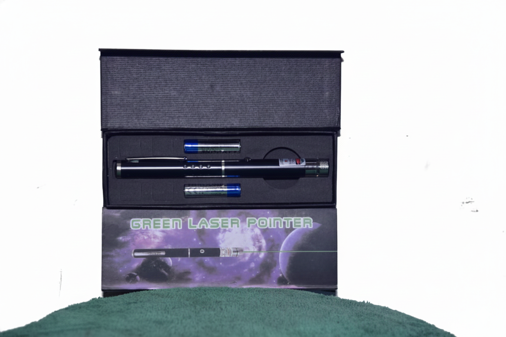 Interactive Cat Laser Toy – Green Dot Pointer for Chase & Play